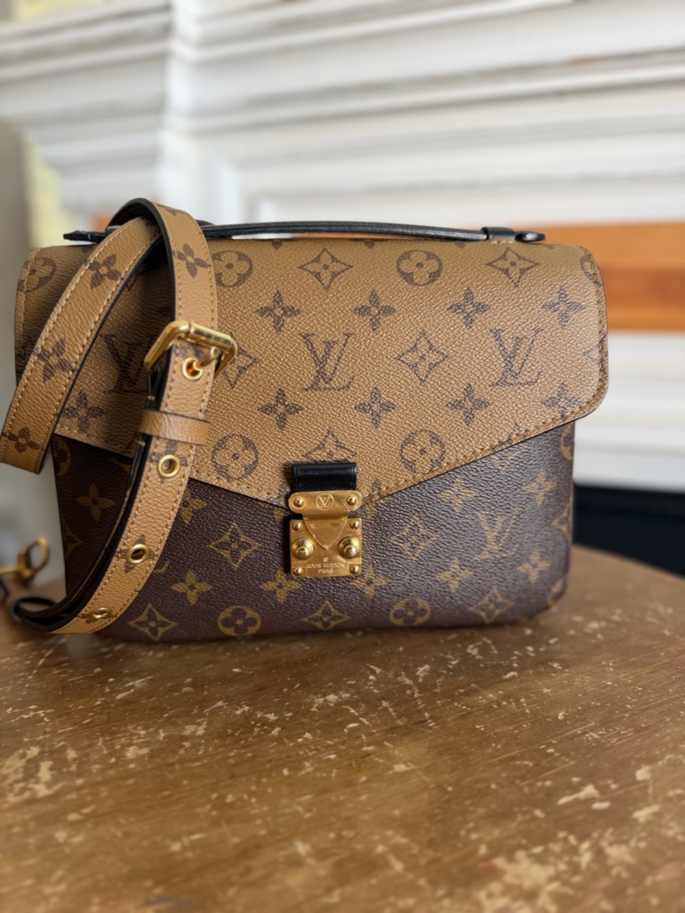 Louis Vuitton Métis Pochette Reverse Monogram  black leather handle Crossbody